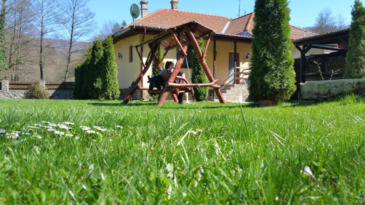 Casa Alex Villa Valiug Luaran gambar